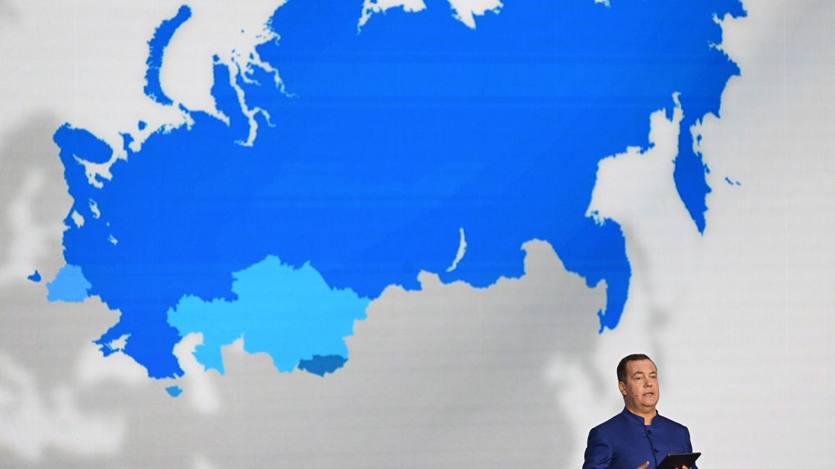 Rusko nemá žádné hranice, prohlásil Medvěděv a ukázal mapu